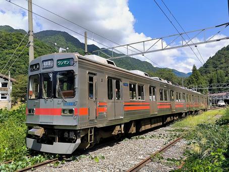 富山地方鉄道17480型、17487編成 富山地方鉄道17480型、17487編成 富山地方鉄道,富山地鉄,地鉄の写真素材