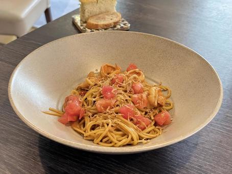 海老とトマトのアメリケーヌソースパスタ 海老とトマトのアメリケーヌソースパスタの写真