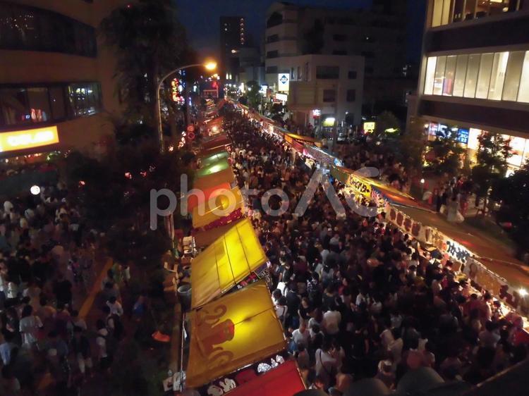 上尾の夏祭りの賑わい 上尾,夏祭り,祭りの写真素材