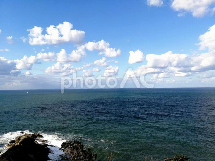美保関灯台から眺める日本海 海,日本海,空の写真素材