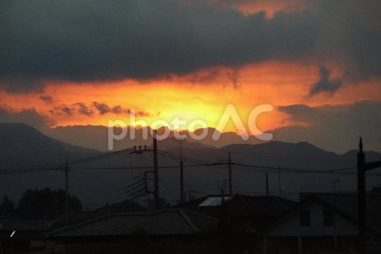 オレンジが美しい夕暮れ 不思議,幻想的,癒しの写真素材