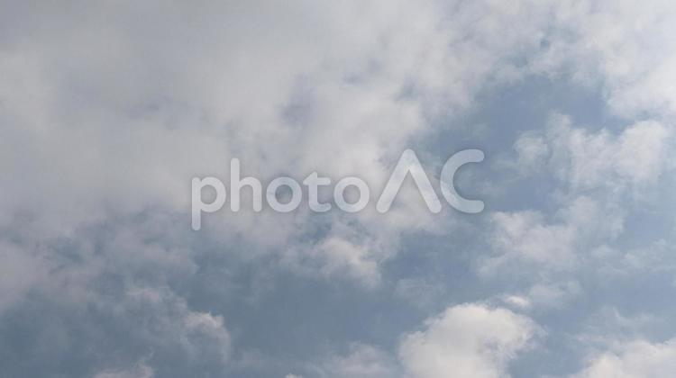 ぼんやりした空と雲 背景画像,素材,自然の写真素材