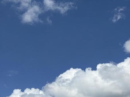 青空に白い雲 青空に白い雲の写真