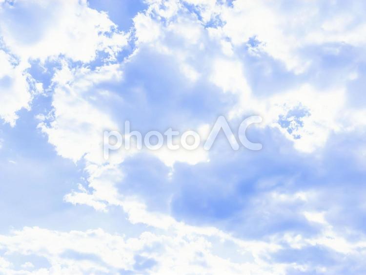 高画質　青空の背景素材　雲有り　幻想的　1522 空,青空,夏の写真素材