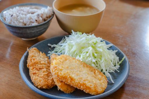 家庭の昼食定食 昼食,定食,フライの写真素材