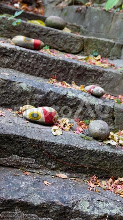 階段に宿る守りの気配 守り神,階段,石の写真素材