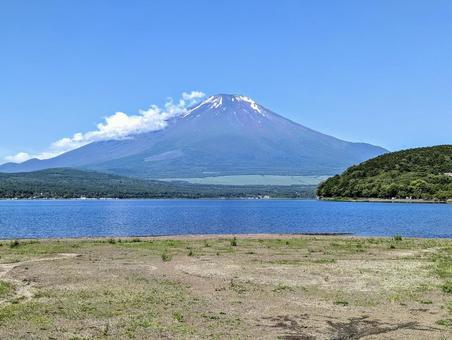 山中湖平野の浜 山中湖平野の浜 富士山,世界遺産,自然の写真素材