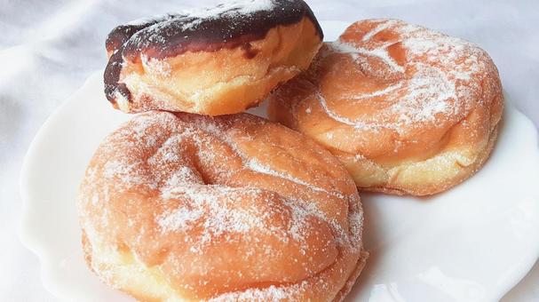 ドーナツ3つ・2 ドーナツ3つ・2 ドーナッツ,スイーツ,デザートの写真素材