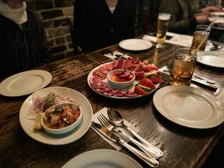 飲み会風景、レストラン 飲み会風景、レストラン 飲み会,女子会,男女の写真素材