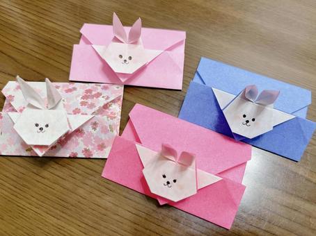 うさぎのお年玉袋 うさぎのお年玉袋 折り紙,お年玉,うさぎの写真素材