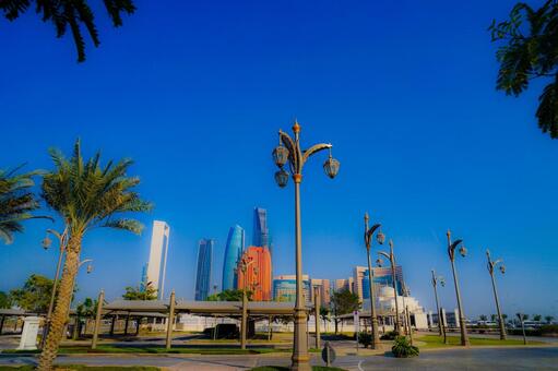 アブダビ街路と青空 アブダビ,uae,エティハドタワーの写真素材