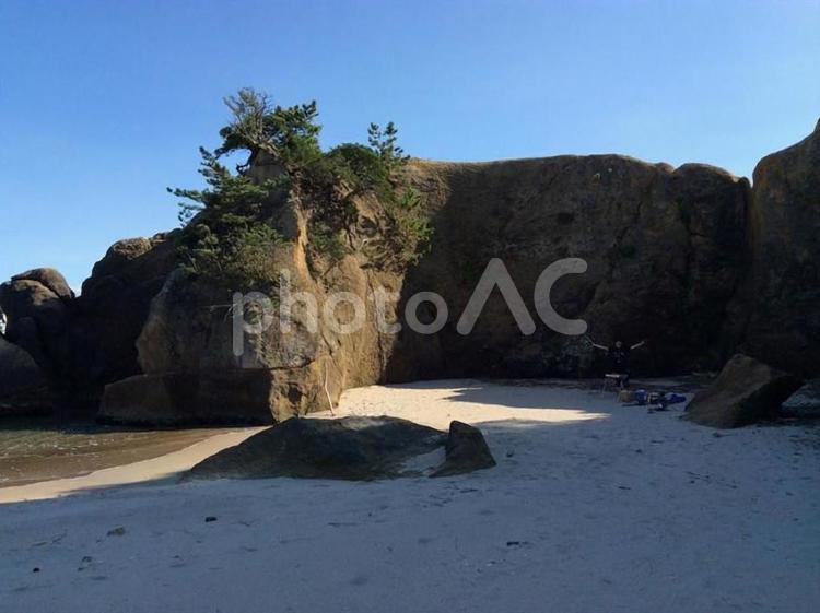 砂浜と隠れ家 風景,海岸,何人もありませんの写真素材