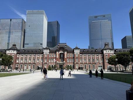 東京駅 昼 東京駅 昼の写真