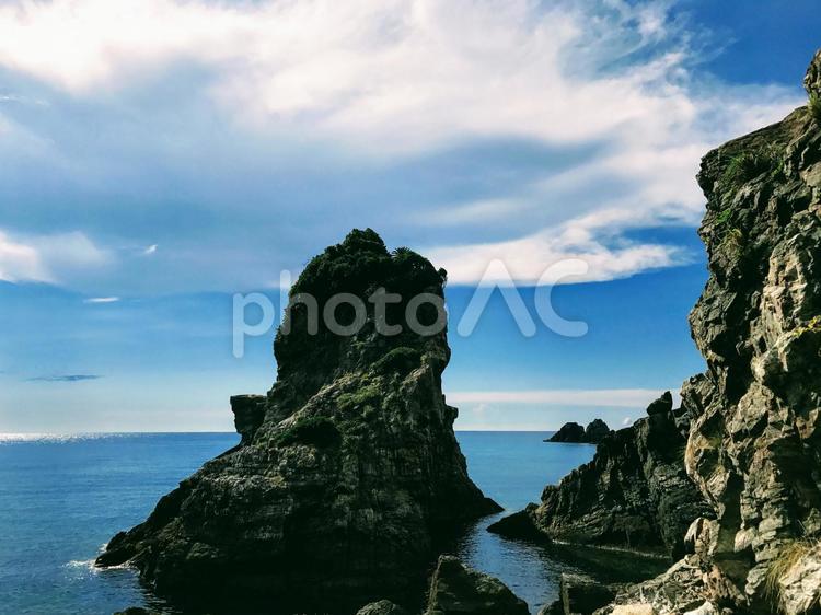小島の間から見える海原 砂浜,夏,南の島の写真素材