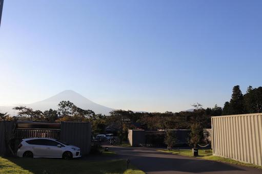 富士山のふもと 富士山のふもと 富士山,快晴,夕暮れの写真素材
