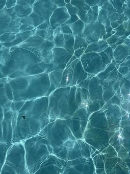 プールの水の動き プールの水の動きの写真