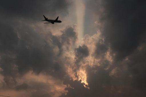 燃える空を翔ける翼 燃える空を翔ける翼の写真