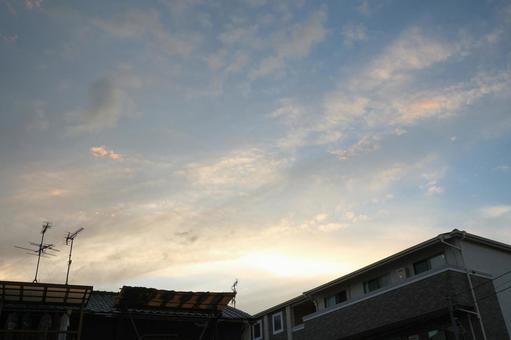 Photo, dusk view, magic hour, evening, 