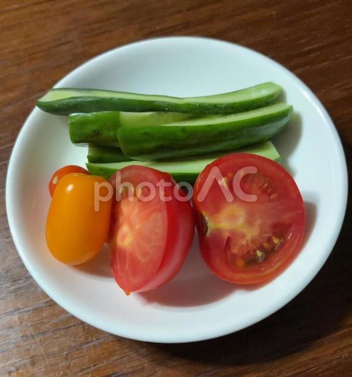 R7.08.02 トマトと胡瓜糠漬け トマト,胡瓜糠漬け,コピースペースの写真素材
