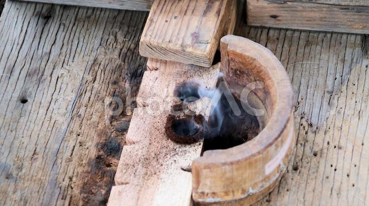 登呂遺跡　火おこし器で火種を作る 登呂遺跡,弥生時代,火おこし器の写真素材
