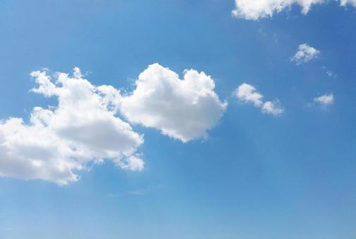 空にいい感じの雲 雲,青空,ふわふわの写真素材