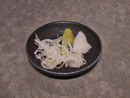 そばの薬味の皿 そばの薬味の皿 蕎麦,薬味,ネギの写真素材