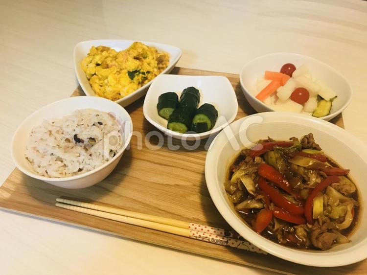 受験生の夜食 フード,昼食,野菜の写真素材