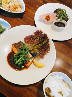 おしゃれランチ おしゃれ,メイン,肉の写真素材