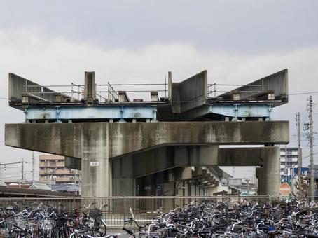 小牧ピーチライナー廃線跡高架 小牧ピーチライナー廃線跡高架 高架線,廃線,ピーチライナーの写真素材