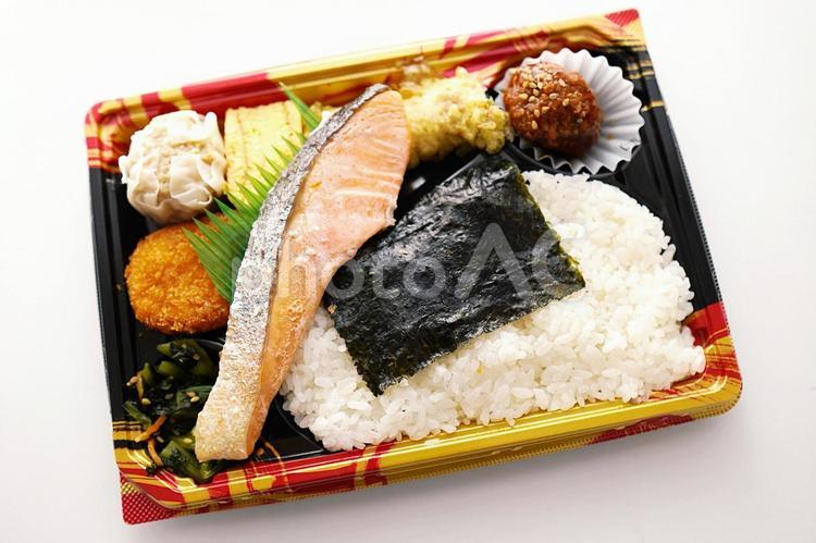 鮭幕の内弁当のテイクアウト（２） 鮭弁当,シャケ弁当,幕の内弁当の写真素材