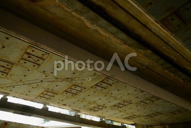 人目に触れず支え続けた歴史 高架下,トンネル,日陰の写真素材