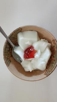 暑いので冷たい牛乳で作ったゼリーをどうぞ 暑いので冷たい牛乳で作ったゼリーをどうぞの写真