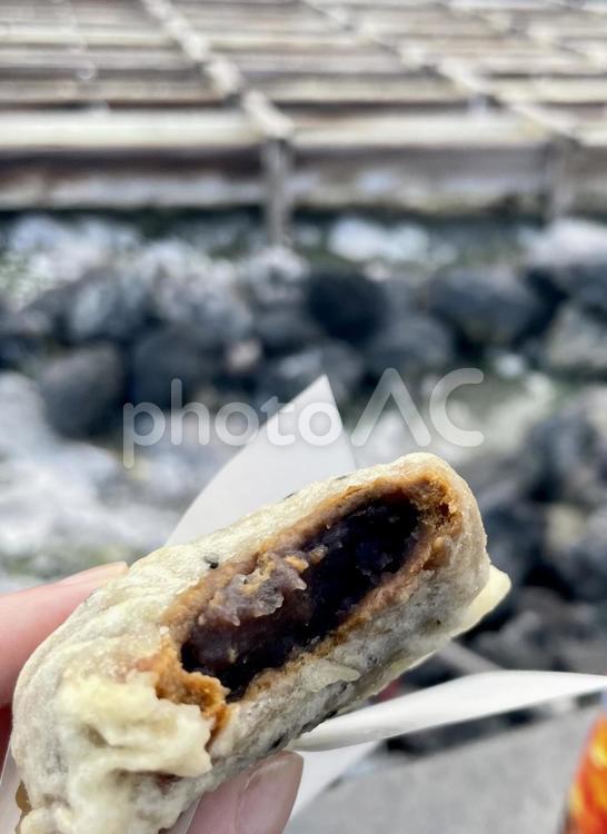 揚げまんじゅう　湯畑 揚げまんじゅう,まんじゅう,温泉まんじゅうの写真素材