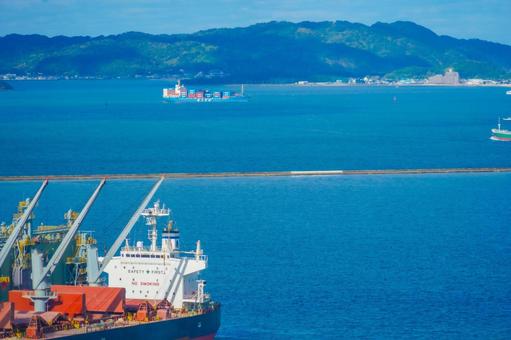 赤い灯台と青い海 灯台,青い海,博多湾の写真素材