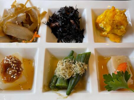 和食前菜の小鉢六種盛り 和食,前菜,小鉢の写真素材