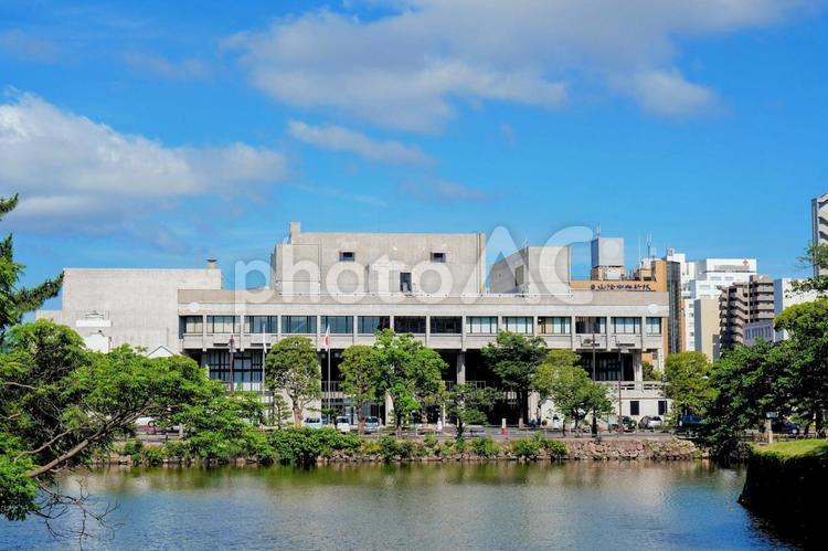 松江の堀川越しに見る島根県民会館 島根県民会館,文化,ホールの写真素材