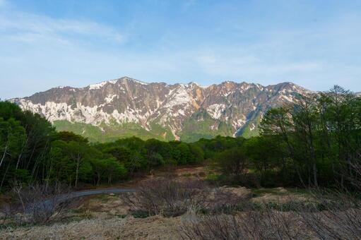 250515秋山郷天池と鳥甲山 秋山郷,長野県,栄村の写真素材