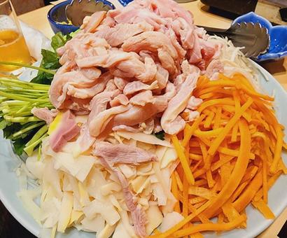 鶏鍋 鶏ちゃんこ鍋,鶏肉,しゃぶしゃぶの写真素材