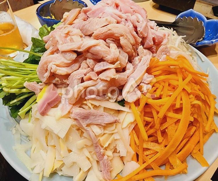 鶏鍋 鶏ちゃんこ鍋,鶏肉,しゃぶしゃぶの写真素材