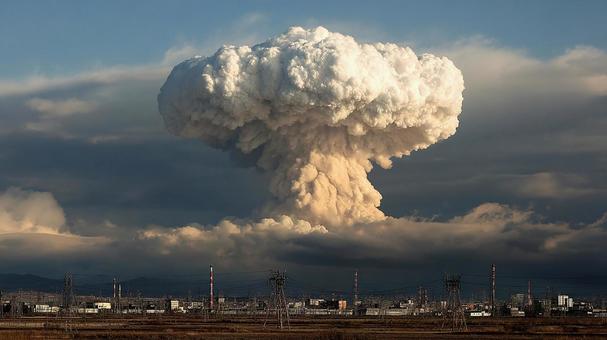 海上に広がる巨大な爆発雲 海上に広がる巨大な爆発雲の写真