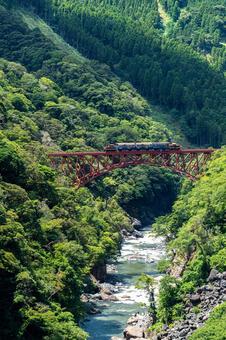 南阿蘇渓谷とトロッコ列車 トロッコ列車,第一白川橋梁,阿蘇の写真素材