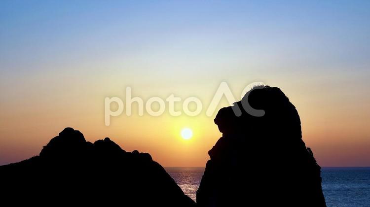 長崎県壱岐島の夕方の猿岩 猿岩,岩,海の写真素材