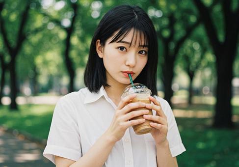 避暑地でアイスコーヒーの写真