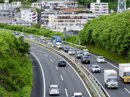 北中城村安谷屋の沖縄自動車道3 北中城村安谷屋の沖縄自動車道3 沖縄自動車道,沖縄道,高速道路の写真素材
