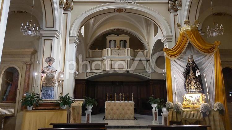 南イタリアのロコロトンドの教会 南イタリア,ロコロトンド,白い街の写真素材