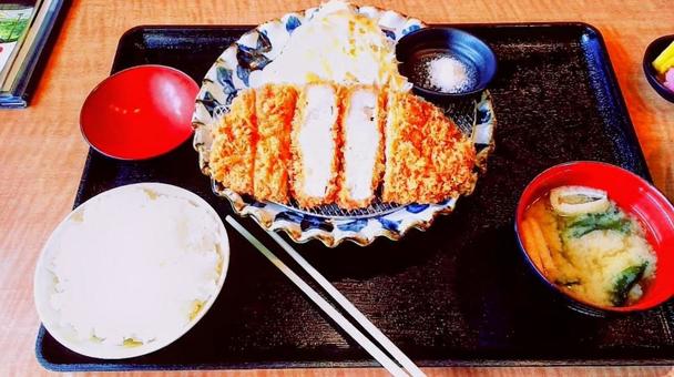 ランチ カツ,ごちそう,味噌汁の写真素材