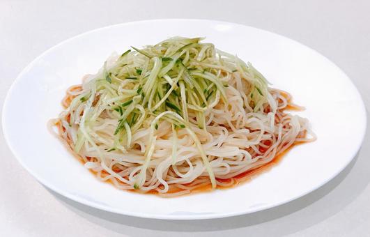 冷やし中華 冷やし中華 冷やし中華,麺,胡瓜の写真素材