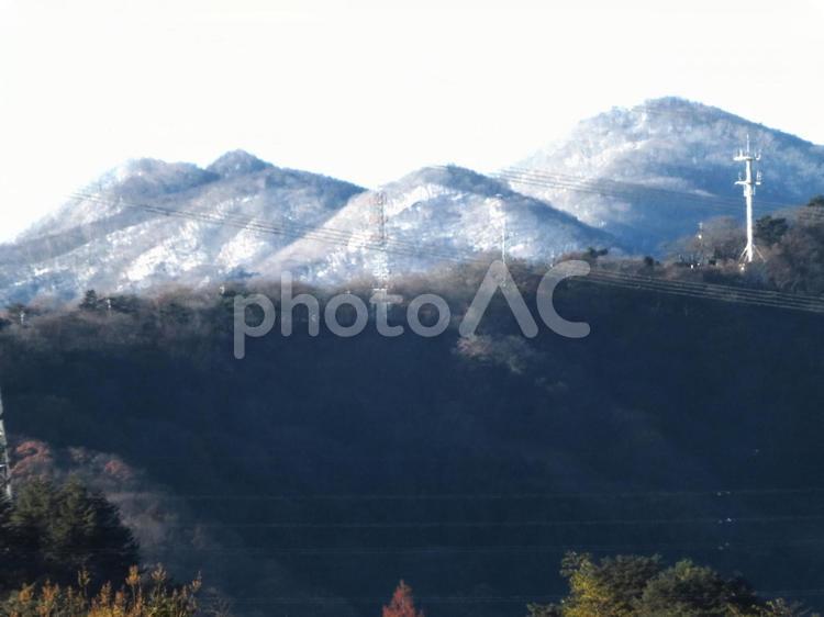 薄化粧の西上州の山々 西上州の山々,山,赤久縄山の写真素材