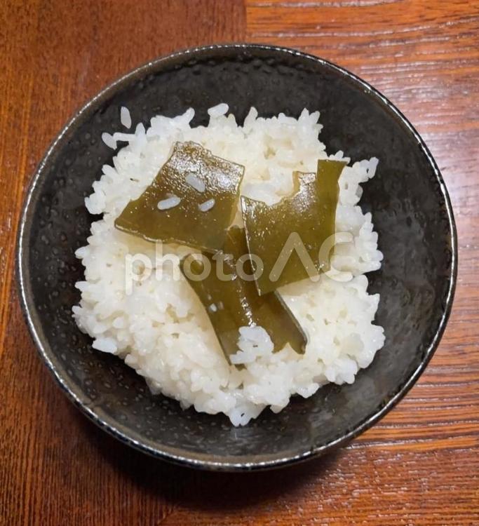 あきたこまち七分突きに昆布ご飯の茶碗飯 茶碗飯,あきたこまち,七分突きの写真素材
