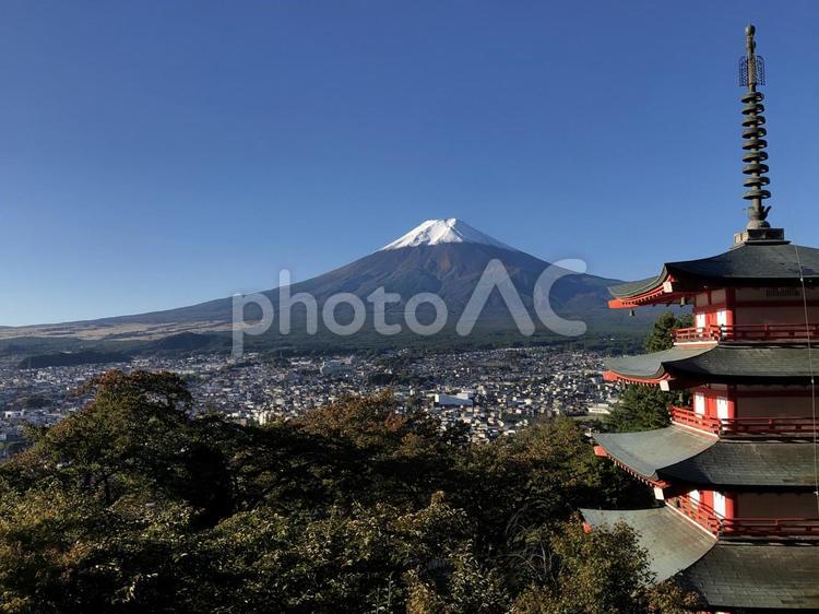 五重塔と富士山 富士山,五重塔,年賀状の写真素材